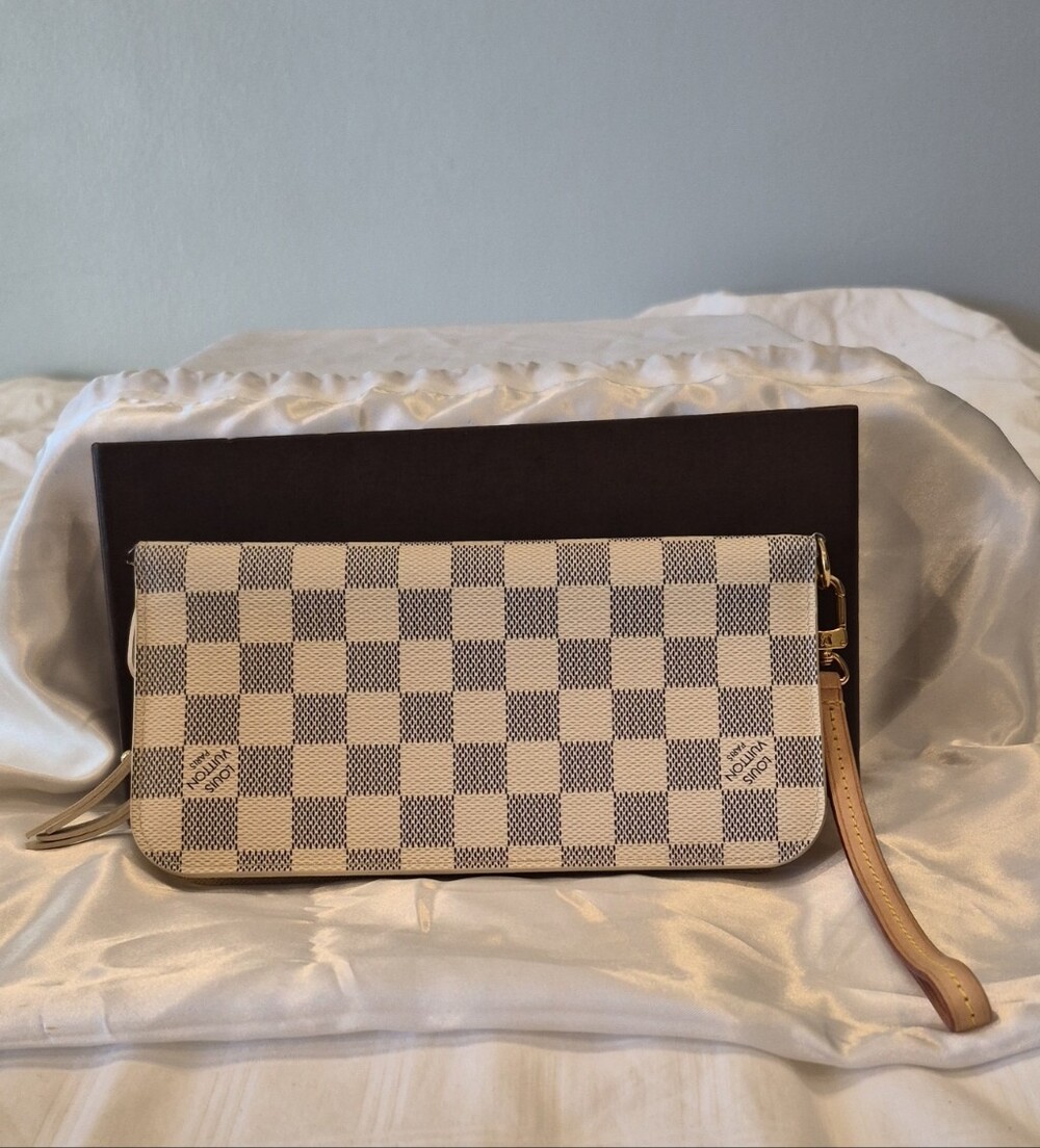 Louis Vuitton Textured Leather Interior in Beige